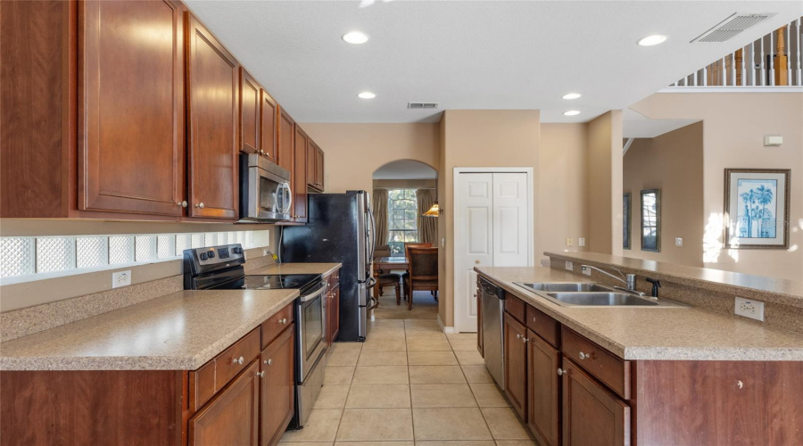 Orlando, Florida 32836, 5 Bedrooms Bedrooms, ,3 Bathroomsbathrooms,Residential,For Sale,Pecky Cypress,Mfro6297818