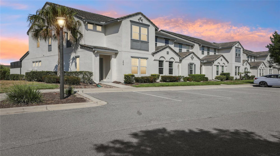 Davenport, Florida 33896, 4 Bedrooms Bedrooms, ,4 Bathroomsbathrooms,Residential,For Sale,Captiva,Mfrs5125859