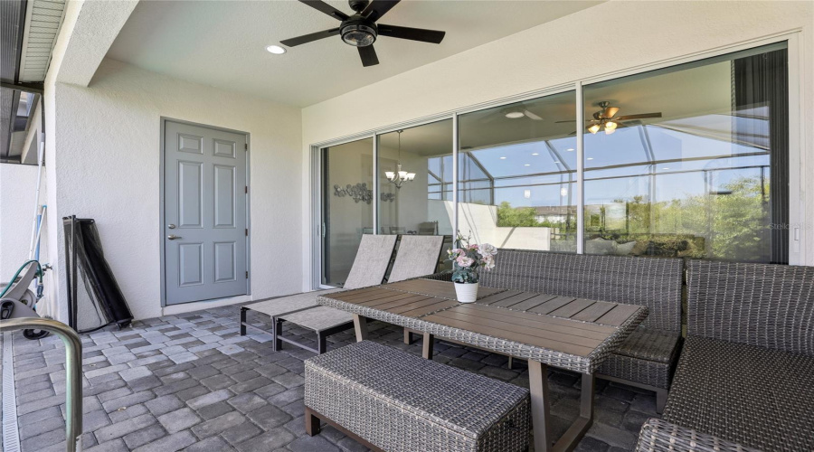 Davenport, Florida 33896, 4 Bedrooms Bedrooms, ,4 Bathroomsbathrooms,Residential,For Sale,Captiva,Mfrs5125859