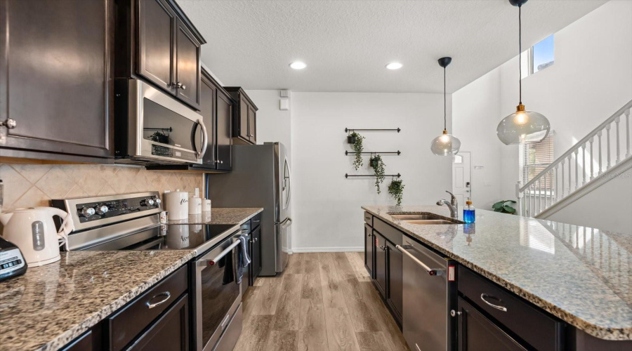 Kissimmee, Florida 34747, 6 Bedrooms Bedrooms, ,4 Bathroomsbathrooms,Residential,For Sale,Nice,Mfro6303942
