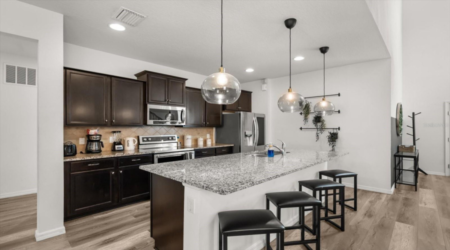 Kissimmee, Florida 34747, 6 Bedrooms Bedrooms, ,4 Bathroomsbathrooms,Residential,For Sale,Nice,Mfro6303942