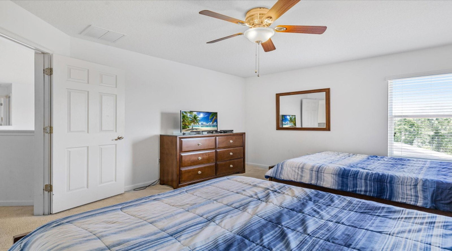 Davenport, Florida 33837, 6 Bedrooms Bedrooms, ,5 Bathroomsbathrooms,Residential,For Sale,Cabello,Mfro6303113