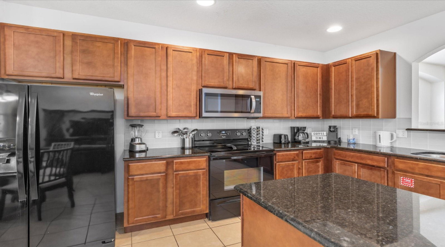 Davenport, Florida 33837, 6 Bedrooms Bedrooms, ,5 Bathroomsbathrooms,Residential,For Sale,Cabello,Mfro6303113