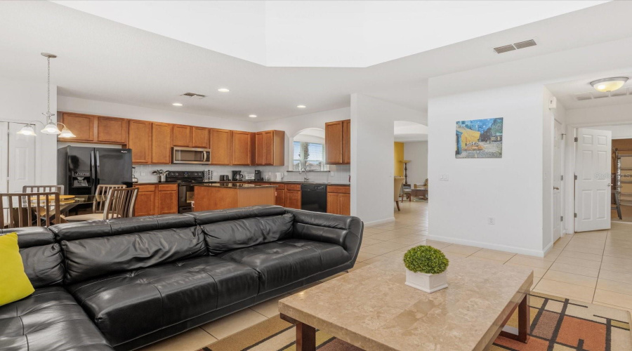 Davenport, Florida 33837, 6 Bedrooms Bedrooms, ,5 Bathroomsbathrooms,Residential,For Sale,Cabello,Mfro6303113