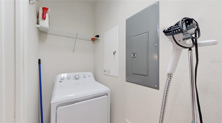 Laundry Closet - Washer