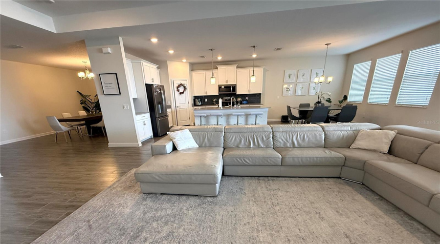 Kissimmee, Florida 34746, 4 Bedrooms Bedrooms, ,3 Bathroomsbathrooms,Residential,For Sale,Wordsmith,Mfro6304583