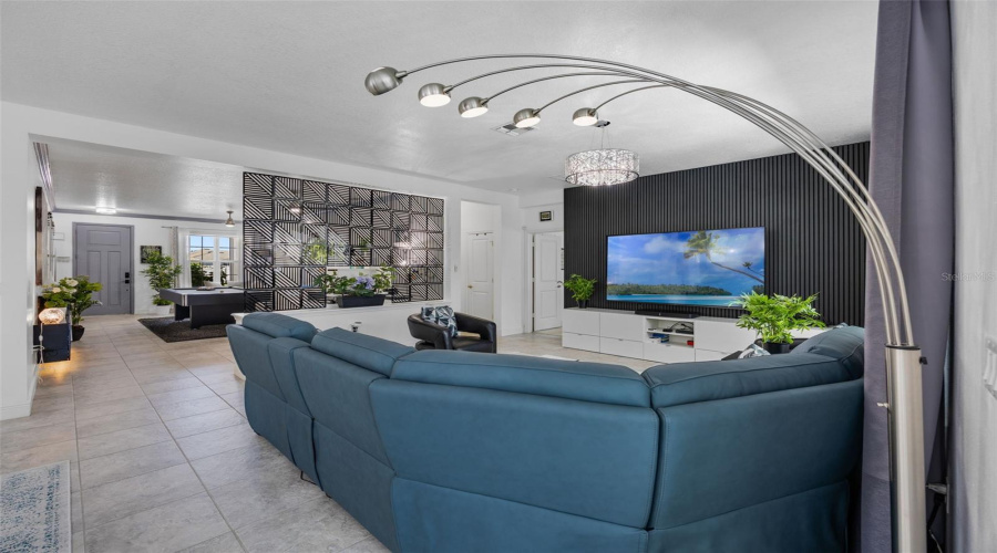 Orlando, Florida 32836, 4 Bedrooms Bedrooms, ,2 Bathroomsbathrooms,Residential,For Sale,Wakeworth,Mfro6304215