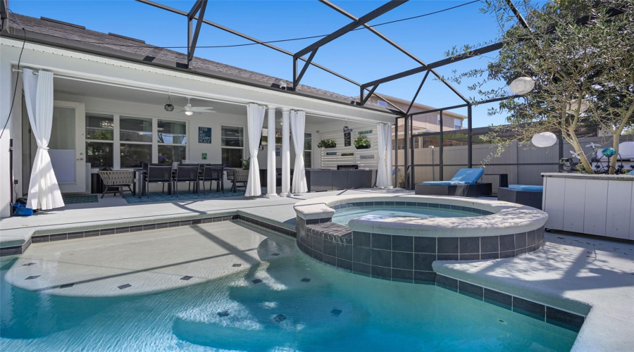Orlando, Florida 32836, 4 Bedrooms Bedrooms, ,2 Bathroomsbathrooms,Residential,For Sale,Wakeworth,Mfro6304215