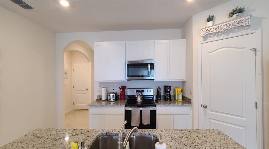 Davenport, Florida 33837, 4 Bedrooms Bedrooms, ,2 Bathroomsbathrooms,Residential,For Sale,Magnolia,Mfrr4909273
