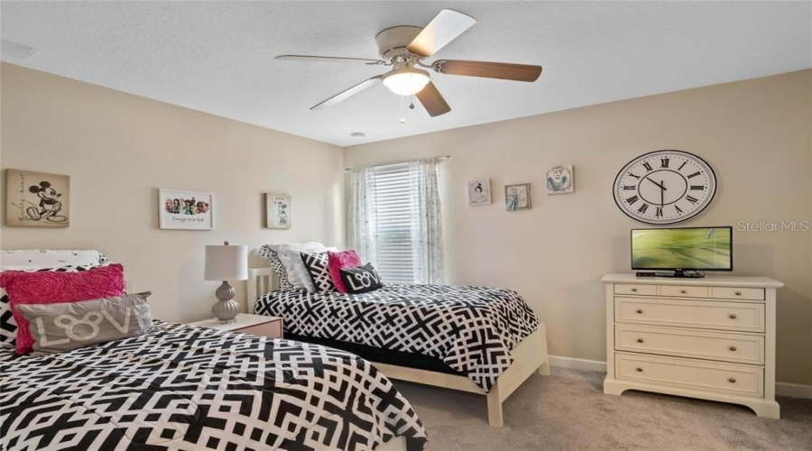 Davenport, Florida 33896, 9 Bedrooms Bedrooms, ,5 Bathroomsbathrooms,Residential,For Sale,Thunderbird,Mfro6303142