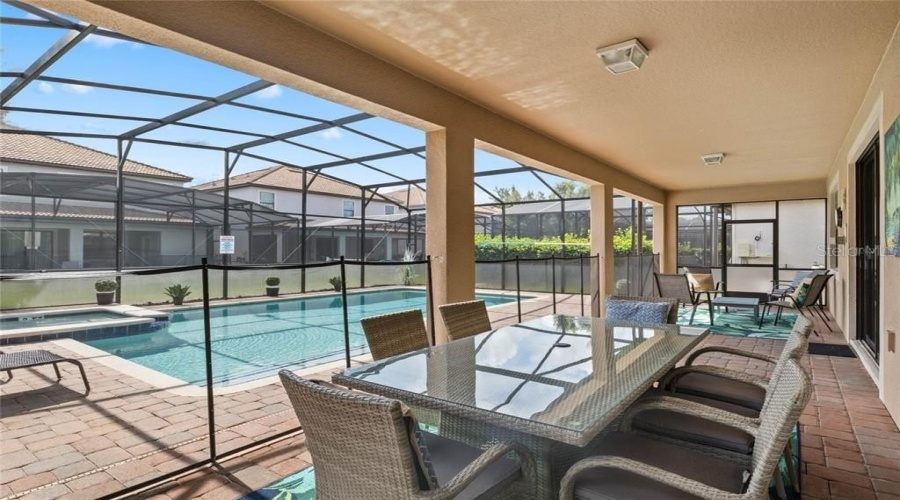 Davenport, Florida 33896, 9 Bedrooms Bedrooms, ,5 Bathroomsbathrooms,Residential,For Sale,Thunderbird,Mfro6303142