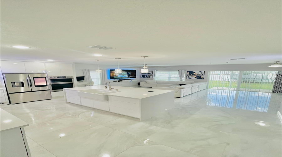 Davenport, Florida 33837, 4 Bedrooms Bedrooms, ,2 Bathroomsbathrooms,Residential,For Sale,Whispering Pines Way,Mfrs5125917