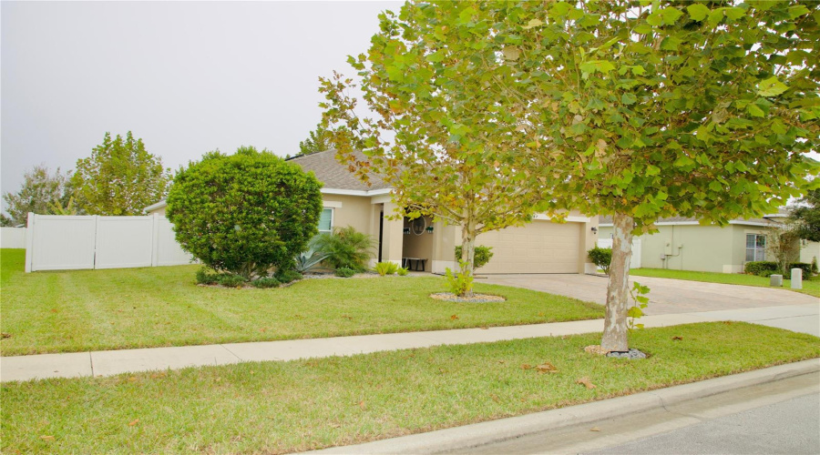 Davenport, Florida 33837, 4 Bedrooms Bedrooms, ,2 Bathroomsbathrooms,Residential,For Sale,Whispering Pines Way,Mfrs5125917