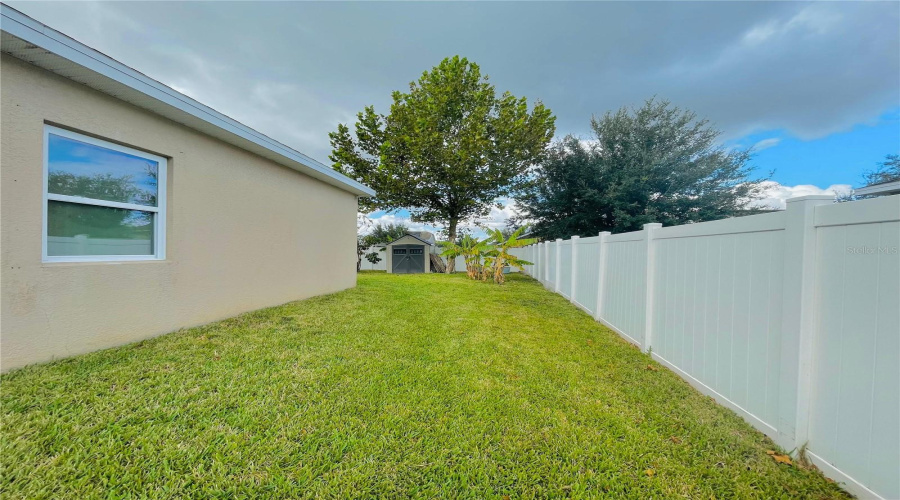 Davenport, Florida 33837, 4 Bedrooms Bedrooms, ,2 Bathroomsbathrooms,Residential,For Sale,Whispering Pines Way,Mfrs5125917