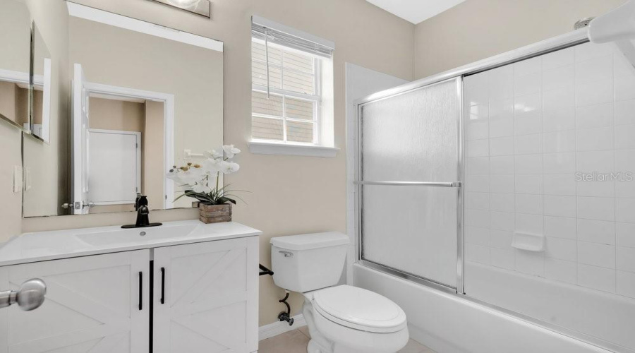 2Nd Upstairs Bathroom