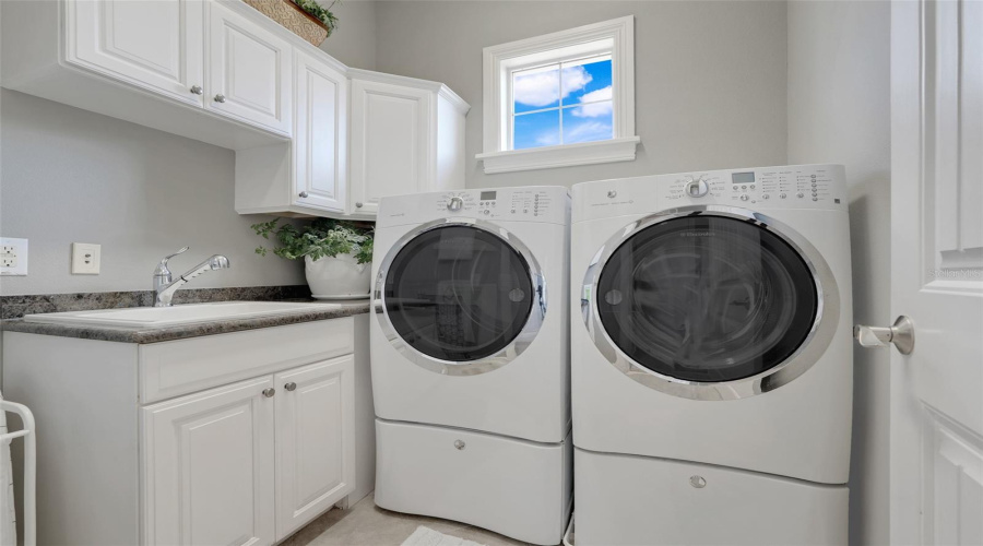 Reunion, Florida 34747, 4 Bedrooms Bedrooms, ,4 Bathroomsbathrooms,Residential,For Sale,Castle Pines,Mfrs5125993