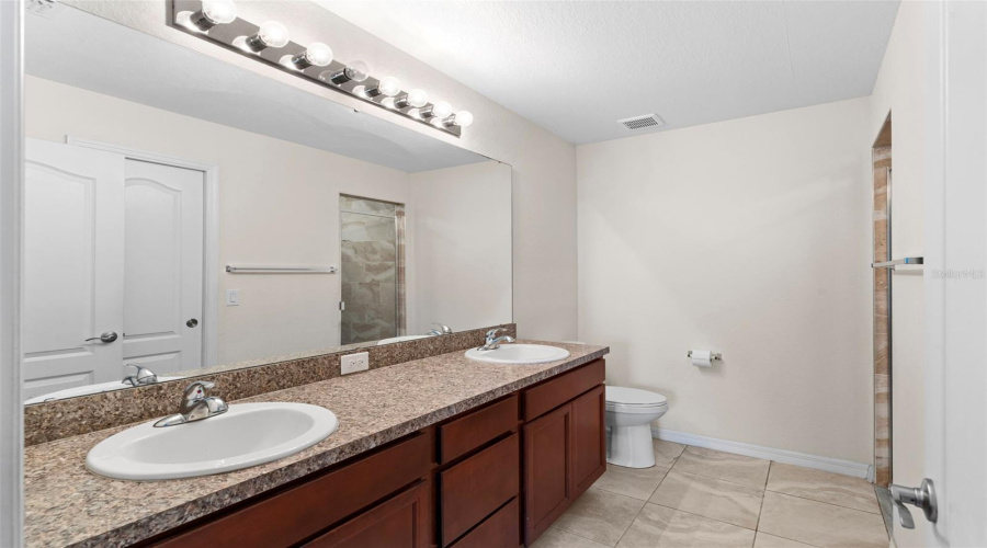 Davenport, Florida 33837, 4 Bedrooms Bedrooms, ,2 Bathroomsbathrooms,Residential,For Sale,Bay,Mfrl4952577