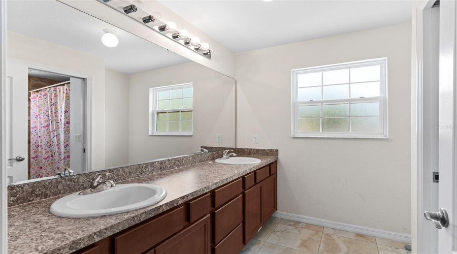 Davenport, Florida 33837, 4 Bedrooms Bedrooms, ,2 Bathroomsbathrooms,Residential,For Sale,Bay,Mfrl4952577