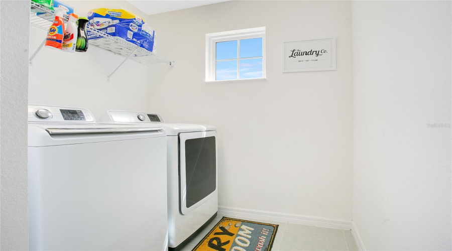 Davenport, Florida 33897, 4 Bedrooms Bedrooms, ,2 Bathroomsbathrooms,Residential,For Sale,Williamson,Mfrg5095111