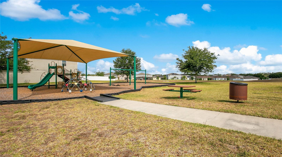 Davenport, Florida 33897, 4 Bedrooms Bedrooms, ,2 Bathroomsbathrooms,Residential,For Sale,Williamson,Mfrg5095111