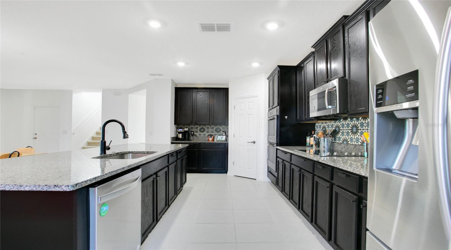 Davenport, Florida 33897, 4 Bedrooms Bedrooms, ,2 Bathroomsbathrooms,Residential,For Sale,Williamson,Mfrg5095111