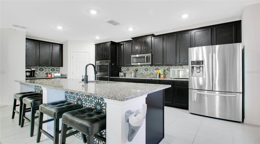 Davenport, Florida 33897, 4 Bedrooms Bedrooms, ,2 Bathroomsbathrooms,Residential,For Sale,Williamson,Mfrg5095111