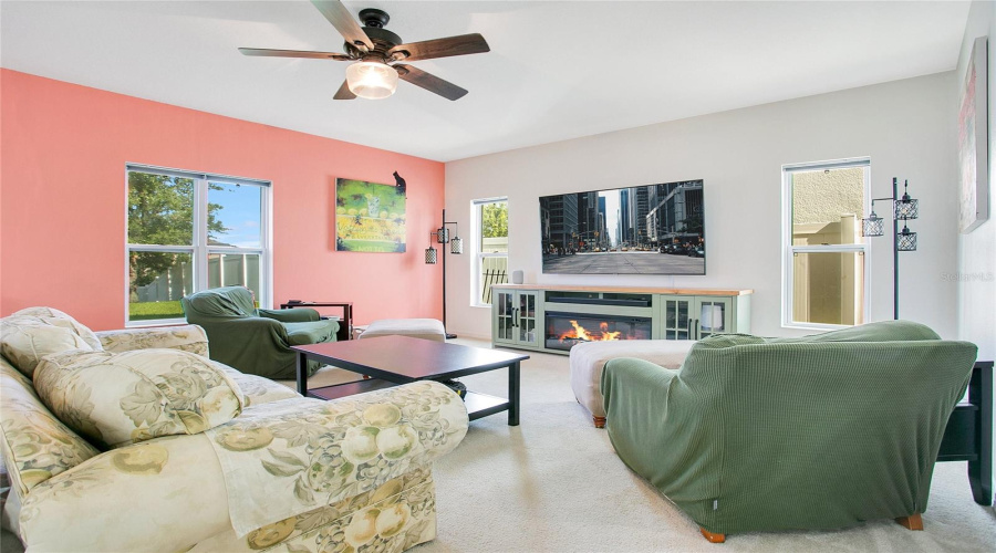 Davenport, Florida 33897, 4 Bedrooms Bedrooms, ,2 Bathroomsbathrooms,Residential,For Sale,Williamson,Mfrg5095111