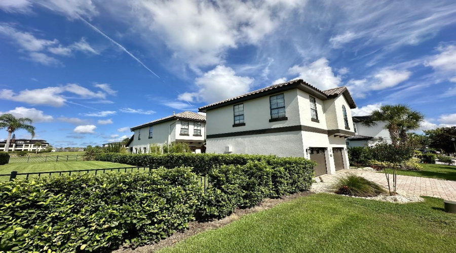 Reunion, Florida 34747, 4 Bedrooms Bedrooms, ,3 Bathroomsbathrooms,Residential,For Sale,Castle Pines,Mfrtb8379758