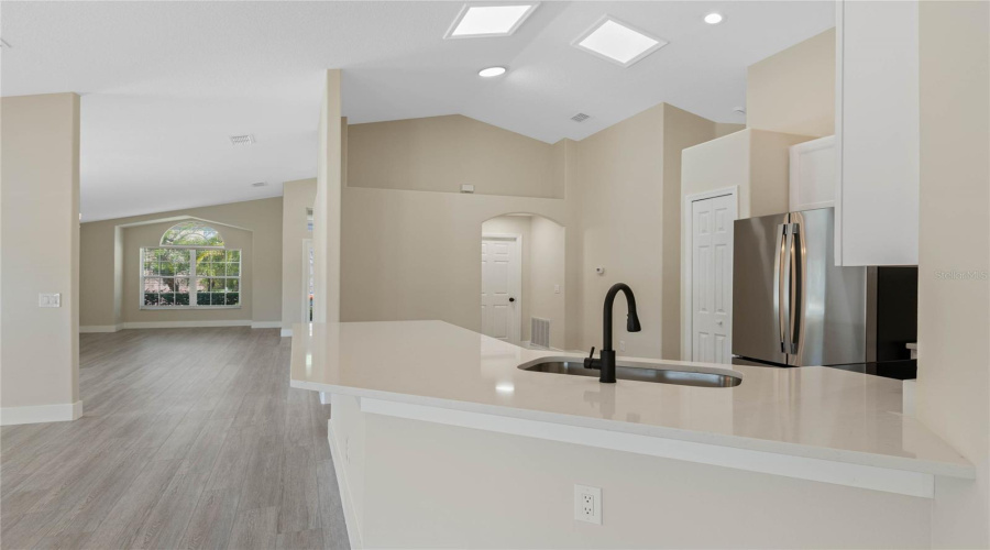 Orlando, Florida 32836, 3 Bedrooms Bedrooms, ,2 Bathroomsbathrooms,Residential,For Sale,Pecky Cypress Way,Mfrr4909066