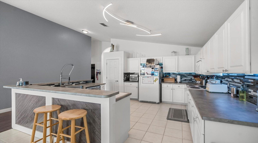 Davenport, Florida 33896, 4 Bedrooms Bedrooms, ,3 Bathroomsbathrooms,Residential,For Sale,Windsor,Mfrtb8379876