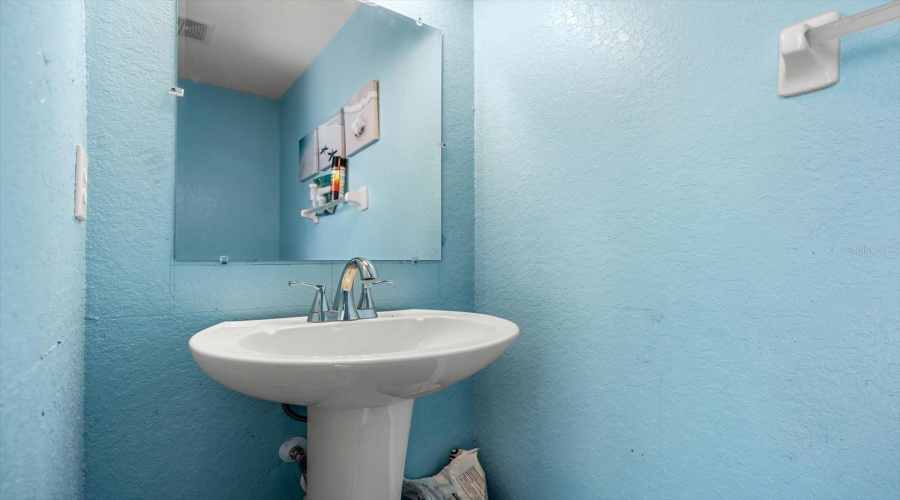 Davenport, Florida 33896, 4 Bedrooms Bedrooms, ,3 Bathroomsbathrooms,Residential,For Sale,Windsor,Mfrtb8379876