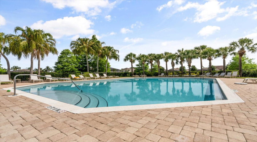 Davenport, Florida 33896, 4 Bedrooms Bedrooms, ,3 Bathroomsbathrooms,Residential,For Sale,Windsor,Mfrtb8379876