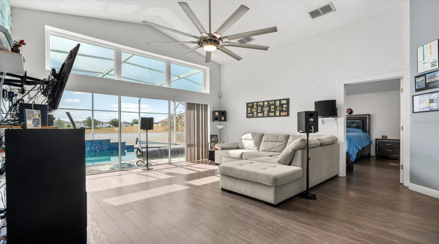 Davenport, Florida 33896, 4 Bedrooms Bedrooms, ,3 Bathroomsbathrooms,Residential,For Sale,Windsor,Mfrtb8379876