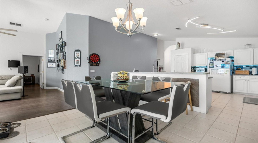 Davenport, Florida 33896, 4 Bedrooms Bedrooms, ,3 Bathroomsbathrooms,Residential,For Sale,Windsor,Mfrtb8379876