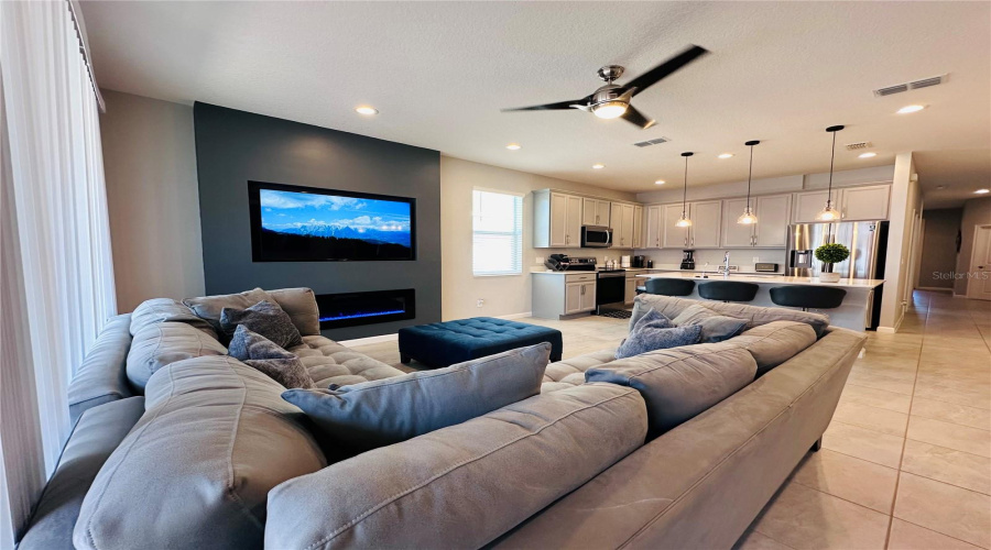 Davenport, Florida 33837, 4 Bedrooms Bedrooms, ,3 Bathroomsbathrooms,Residential,For Sale,Yorkdale,Mfrs5125843