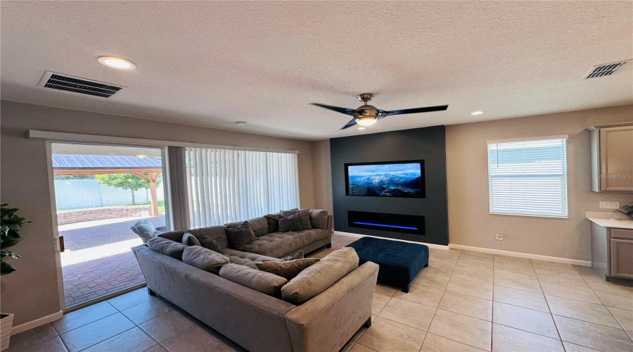 Davenport, Florida 33837, 4 Bedrooms Bedrooms, ,3 Bathroomsbathrooms,Residential,For Sale,Yorkdale,Mfrs5125843