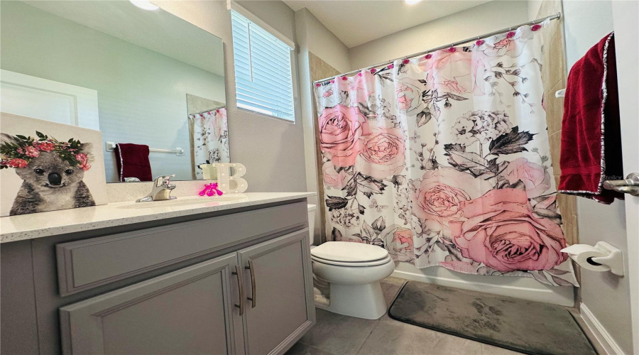 Davenport, Florida 33837, 4 Bedrooms Bedrooms, ,3 Bathroomsbathrooms,Residential,For Sale,Yorkdale,Mfrs5125843