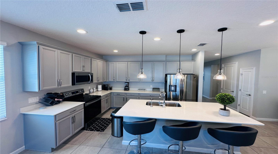 Davenport, Florida 33837, 4 Bedrooms Bedrooms, ,3 Bathroomsbathrooms,Residential,For Sale,Yorkdale,Mfrs5125843