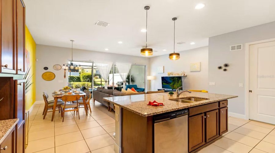 Davenport, Florida 33896, 4 Bedrooms Bedrooms, ,3 Bathroomsbathrooms,Residential,For Sale,Captiva,Mfrs5125742
