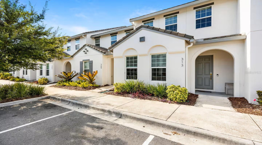 Davenport, Florida 33896, 4 Bedrooms Bedrooms, ,3 Bathroomsbathrooms,Residential,For Sale,Captiva,Mfrs5125742