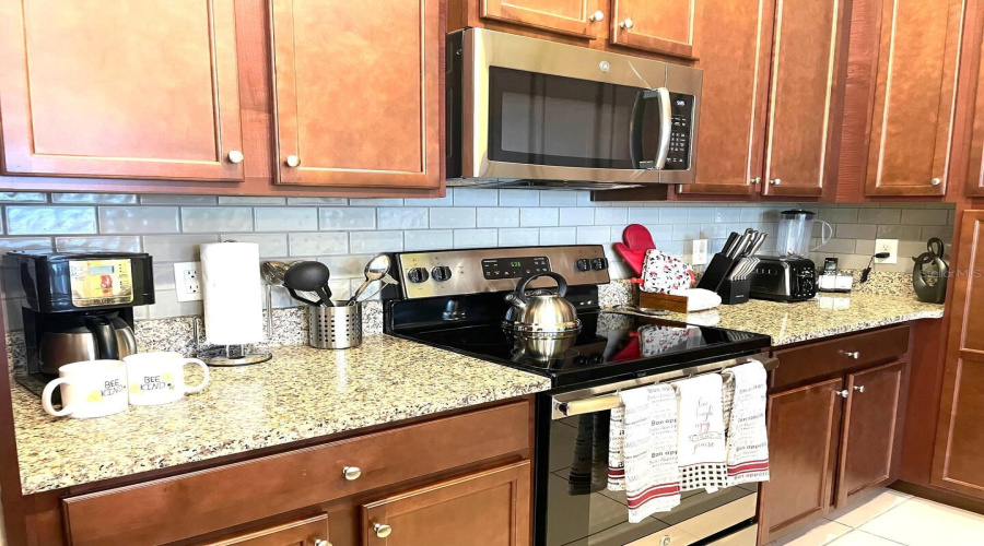 Davenport, Florida 33896, 4 Bedrooms Bedrooms, ,3 Bathroomsbathrooms,Residential,For Sale,Captiva,Mfrs5125742