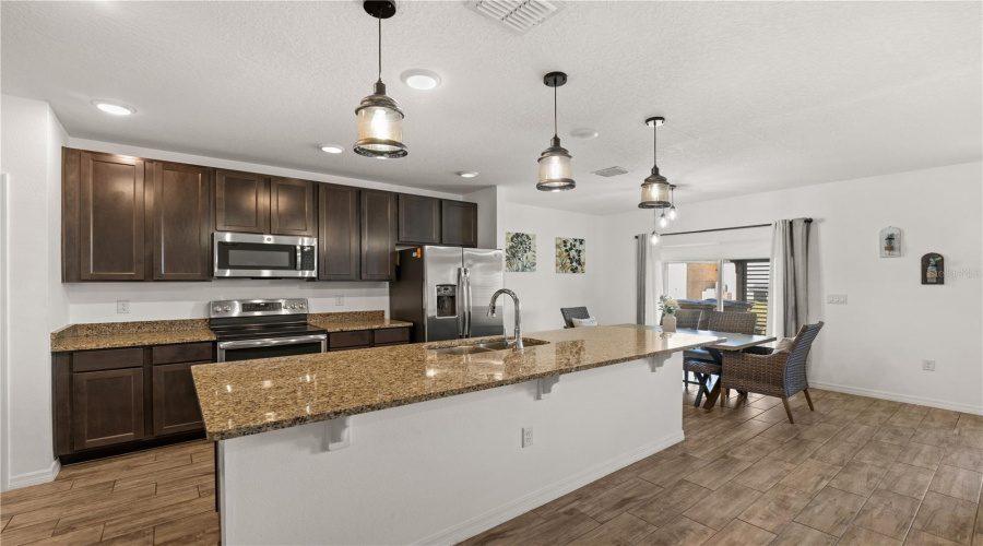Kissimmee, Florida 34746, 4 Bedrooms Bedrooms, ,2 Bathroomsbathrooms,Residential,For Sale,Canyon Breeze Ave,Mfro6302022