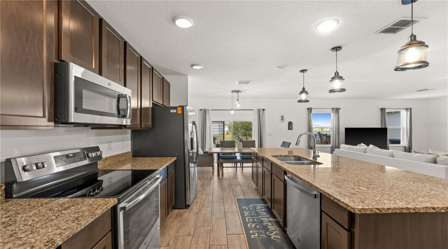 Kissimmee, Florida 34746, 4 Bedrooms Bedrooms, ,2 Bathroomsbathrooms,Residential,For Sale,Canyon Breeze Ave,Mfro6302022