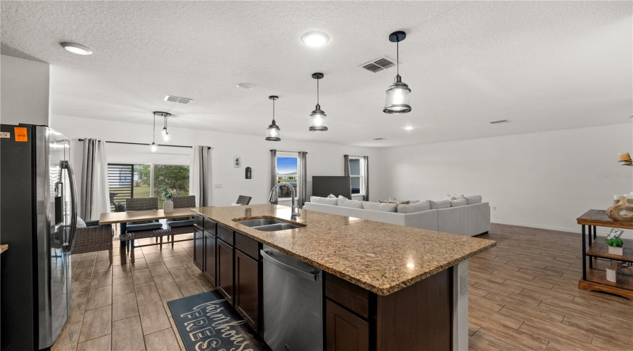 Kissimmee, Florida 34746, 4 Bedrooms Bedrooms, ,2 Bathroomsbathrooms,Residential,For Sale,Canyon Breeze Ave,Mfro6302022