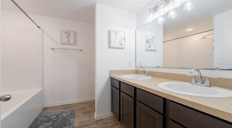Kissimmee, Florida 34746, 4 Bedrooms Bedrooms, ,2 Bathroomsbathrooms,Residential,For Sale,Canyon Breeze Ave,Mfro6302022