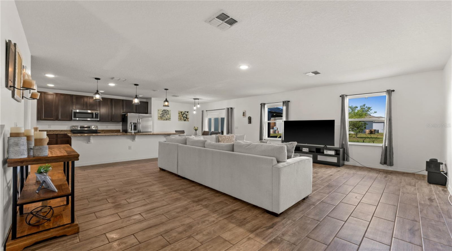 Kissimmee, Florida 34746, 4 Bedrooms Bedrooms, ,2 Bathroomsbathrooms,Residential,For Sale,Canyon Breeze Ave,Mfro6302022