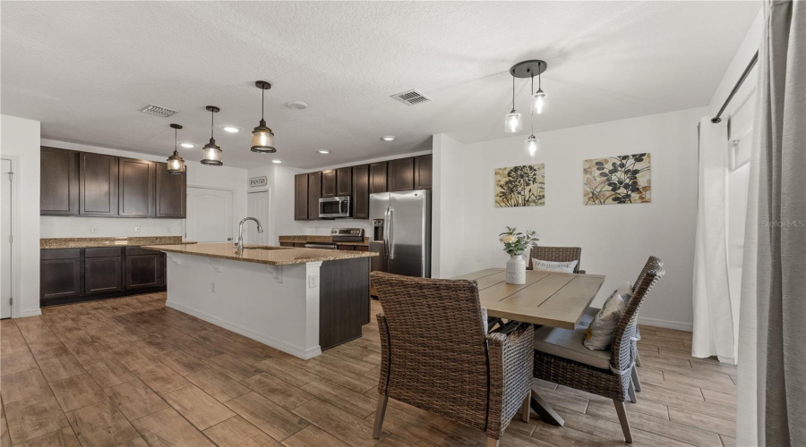 Kissimmee, Florida 34746, 4 Bedrooms Bedrooms, ,2 Bathroomsbathrooms,Residential,For Sale,Canyon Breeze Ave,Mfro6302022