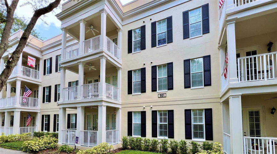 Celebration, Florida 34747, 3 Bedrooms Bedrooms, ,2 Bathroomsbathrooms,Residential,For Sale,Begonia,Mfro6303239