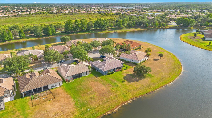 Kissimmee, Florida 34746, 4 Bedrooms Bedrooms, ,3 Bathroomsbathrooms,Residential,For Sale,Meadow View,Mfrg5096355