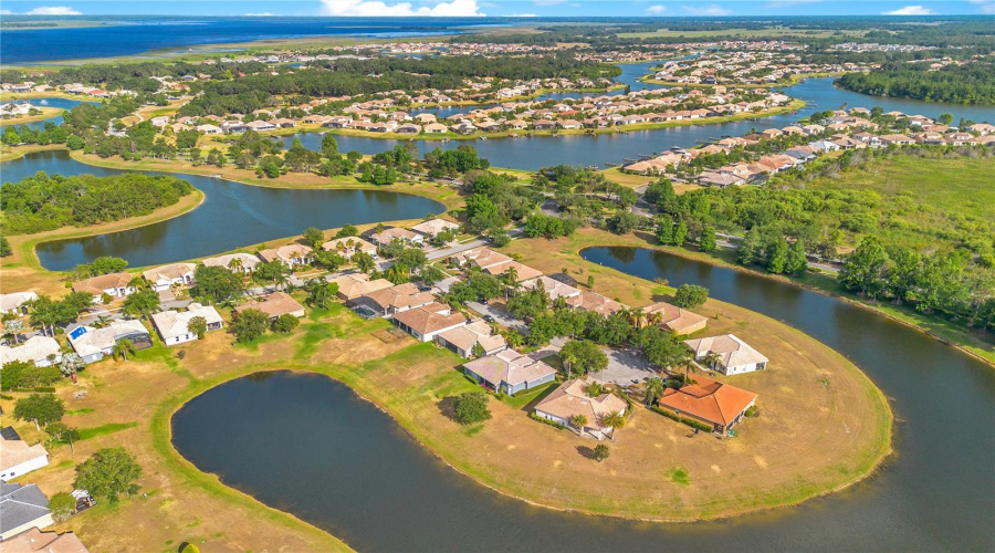 Kissimmee, Florida 34746, 4 Bedrooms Bedrooms, ,3 Bathroomsbathrooms,Residential,For Sale,Meadow View,Mfrg5096355
